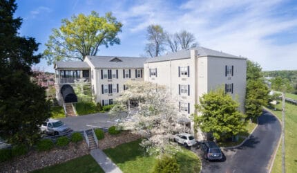 River Oaks Place Loudon