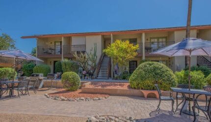 The Lakes Apartments
