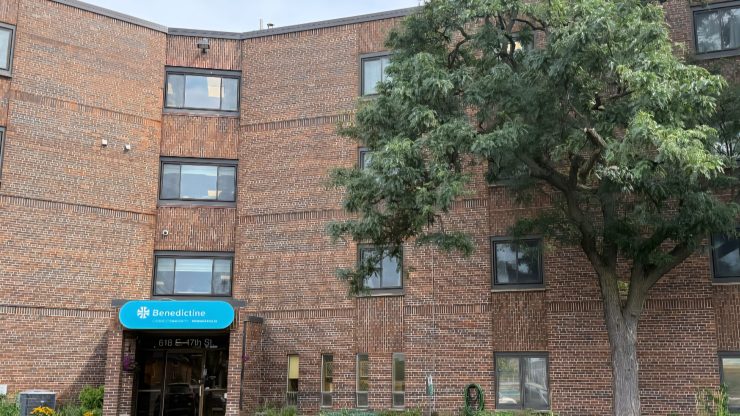 Exterior view of Cerenity Humboldt building entrance