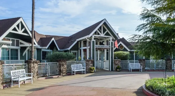 Exterior view of the Cogir of South Bay facility