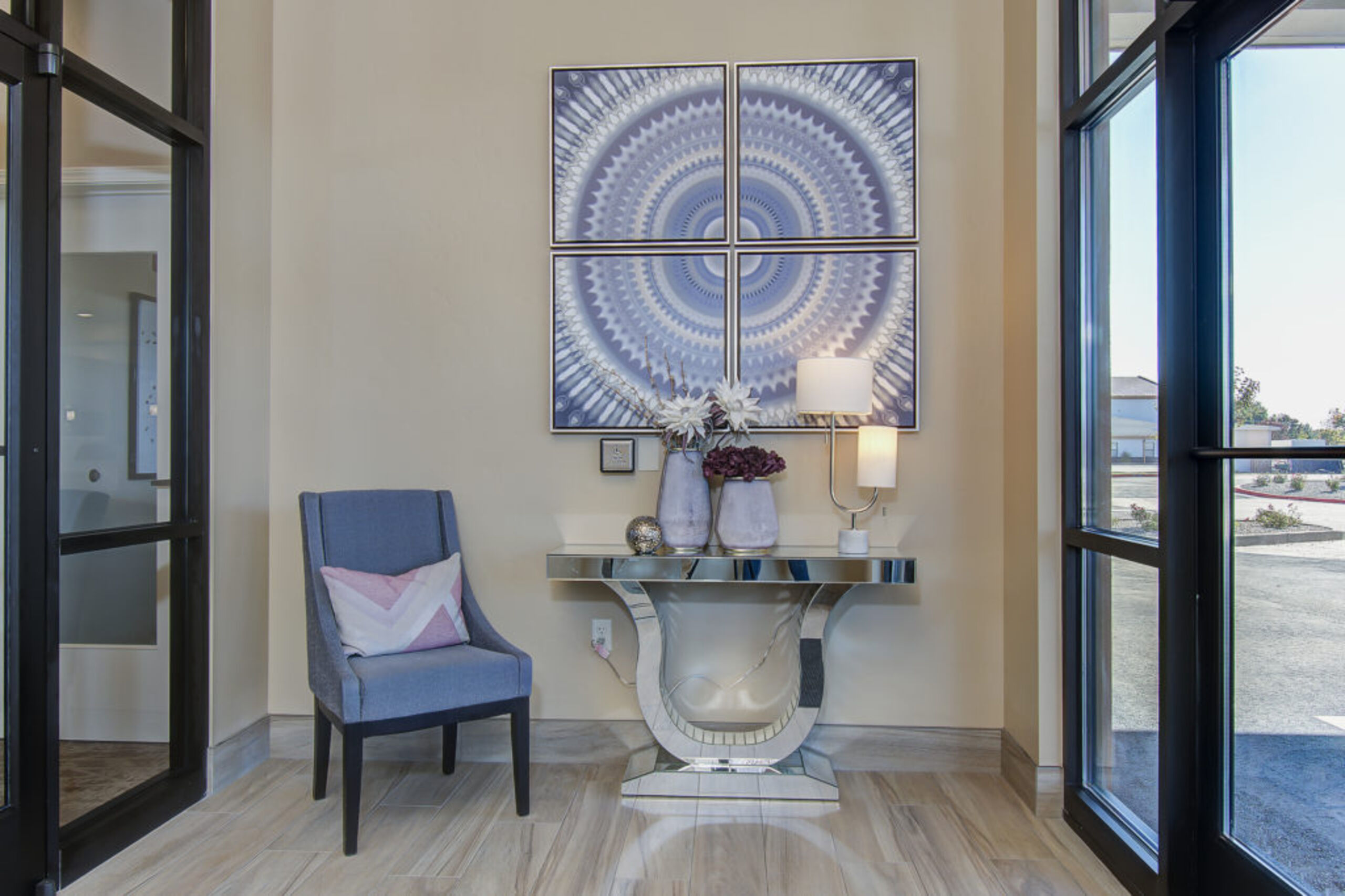 Lobby with modern decor and furnishings