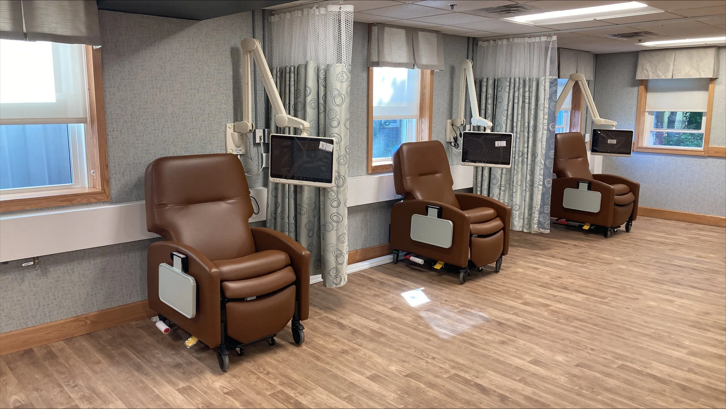 Well-equipped seating area in a care facility
