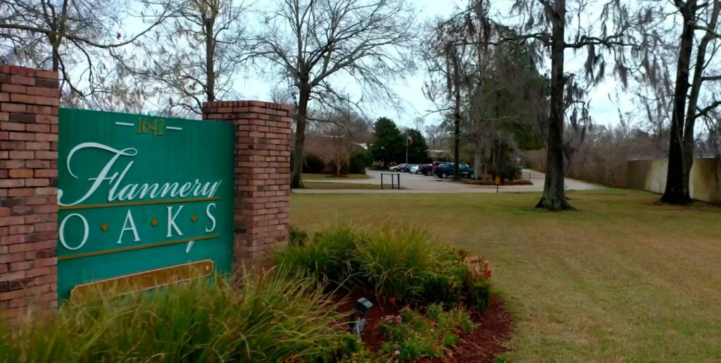 Flannery Oaks Guest House