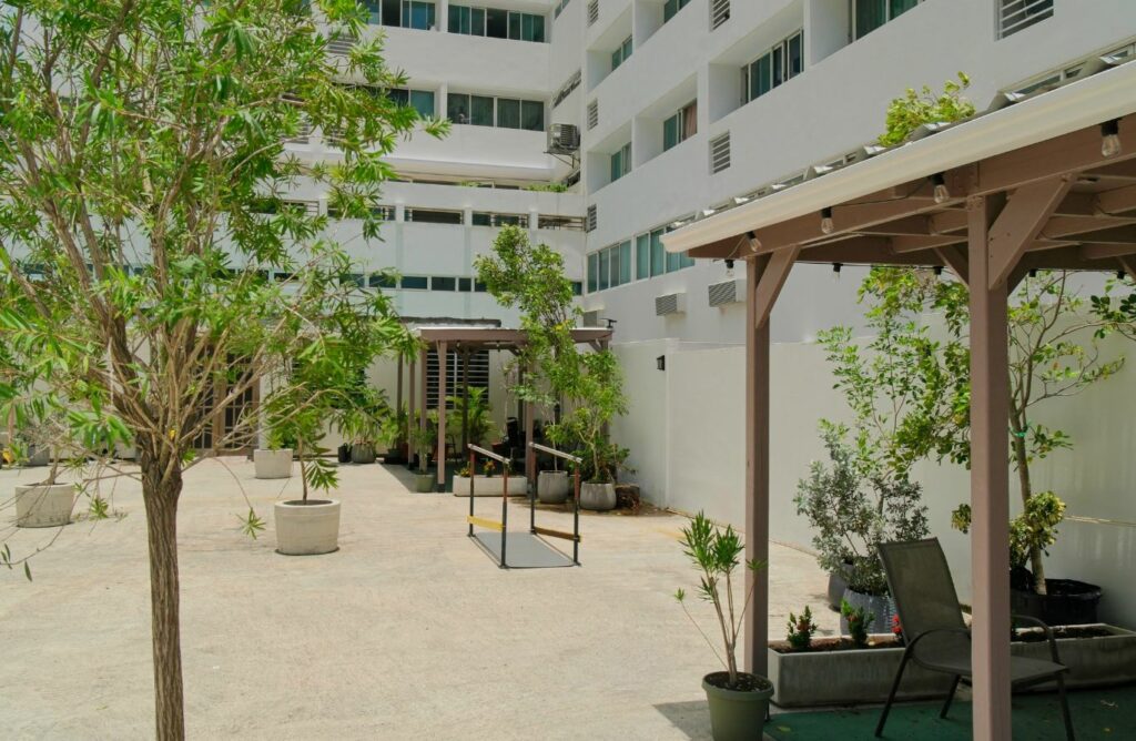 Royal Living Home