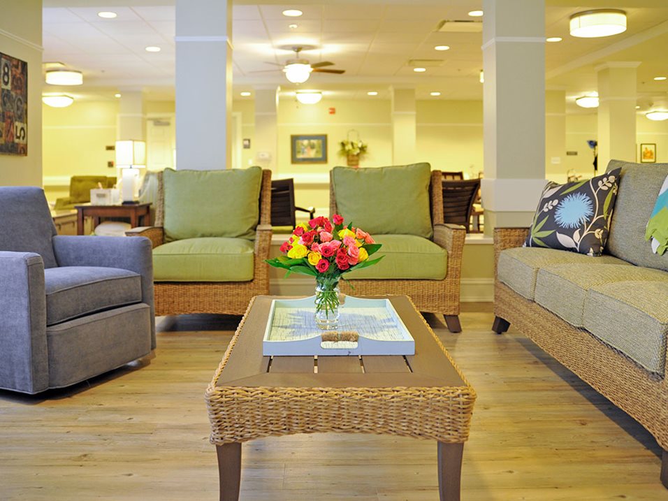 Cozy common area with seating and flowers