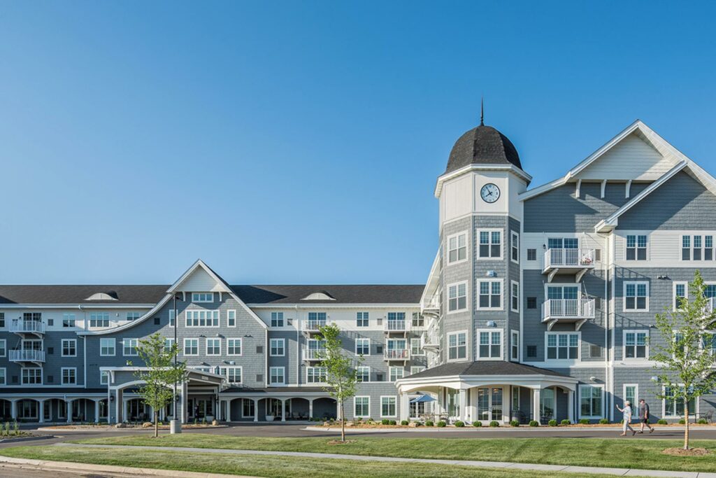 Grand Living at Lake Lorraine