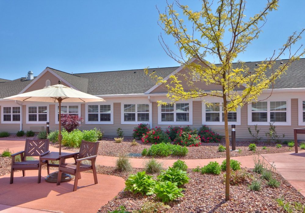 Outdoor seating area at Fairwinds Woodward Park