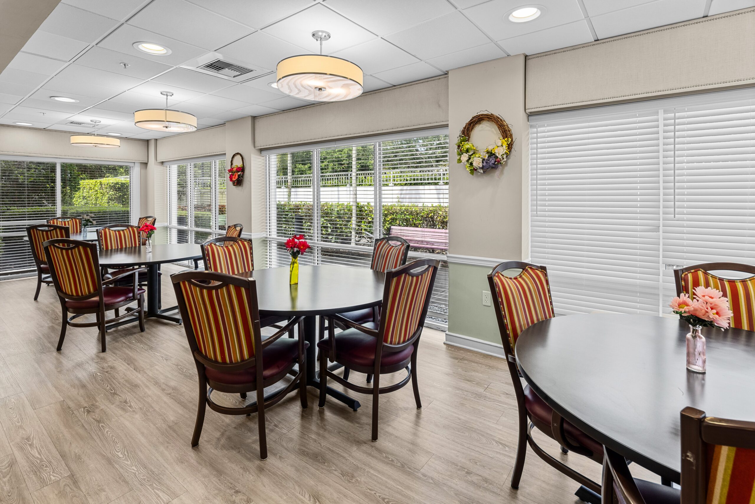 Dining area with tables and flowers