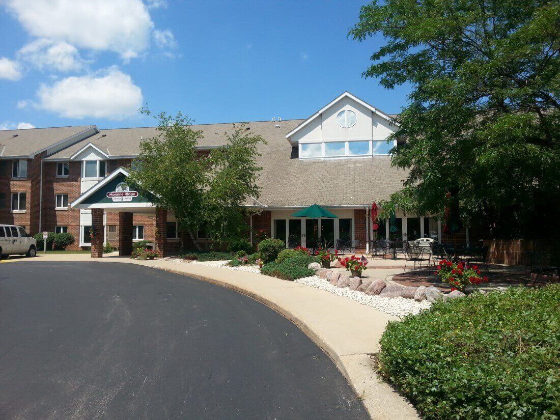 Exterior view of Moraine Ridge Senior Living building