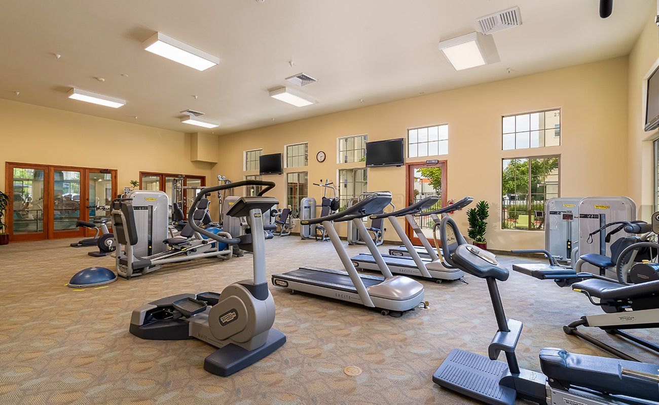 Well-equipped fitness area with exercise machines