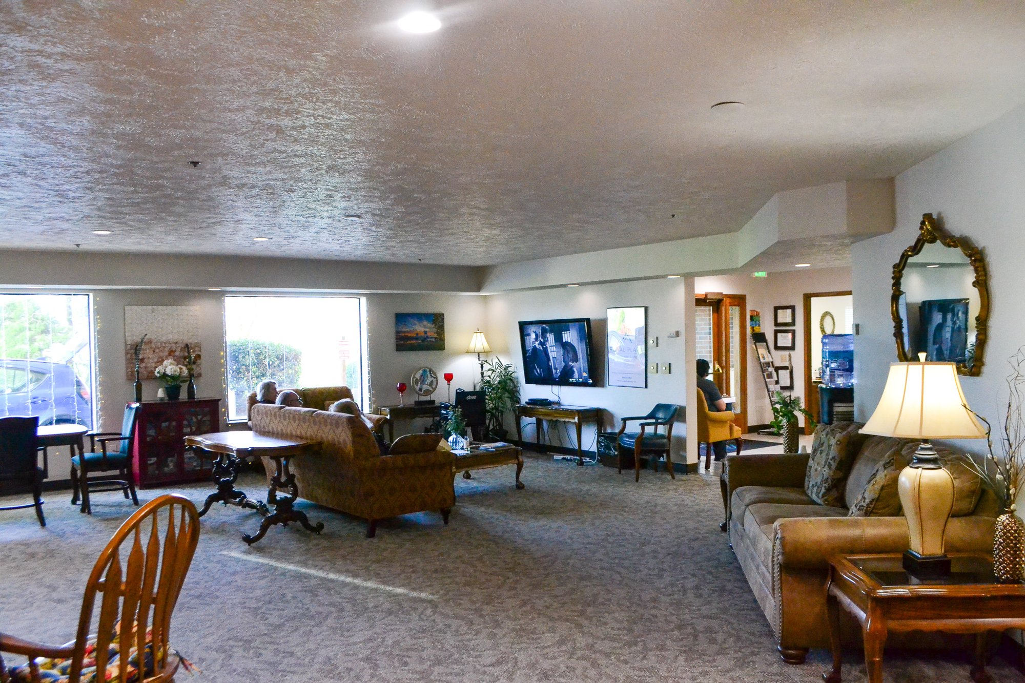 Common area with seating and decor