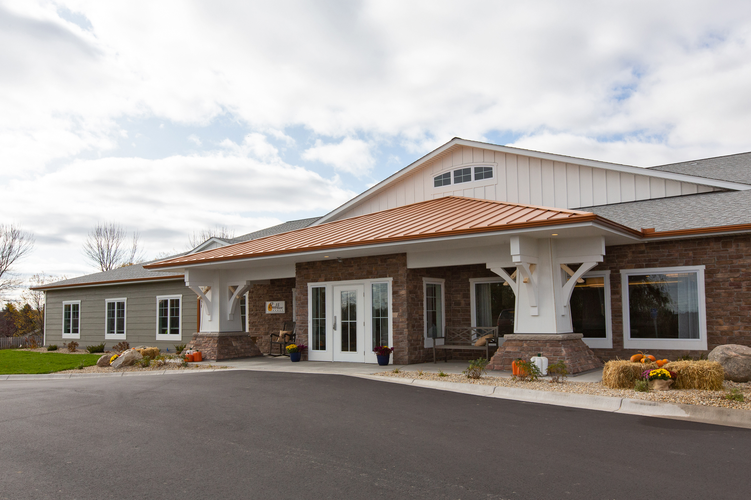 Exterior view of BeeHive Homes of Helena facility