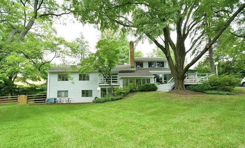 Avalon House on Dominion Crest
