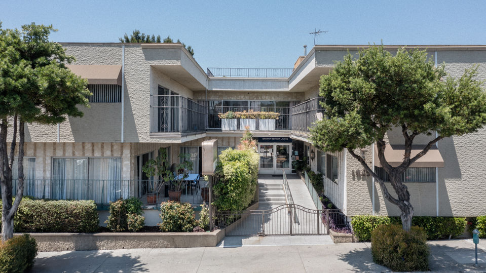 Exterior view of Pacifica Senior Living South Coast