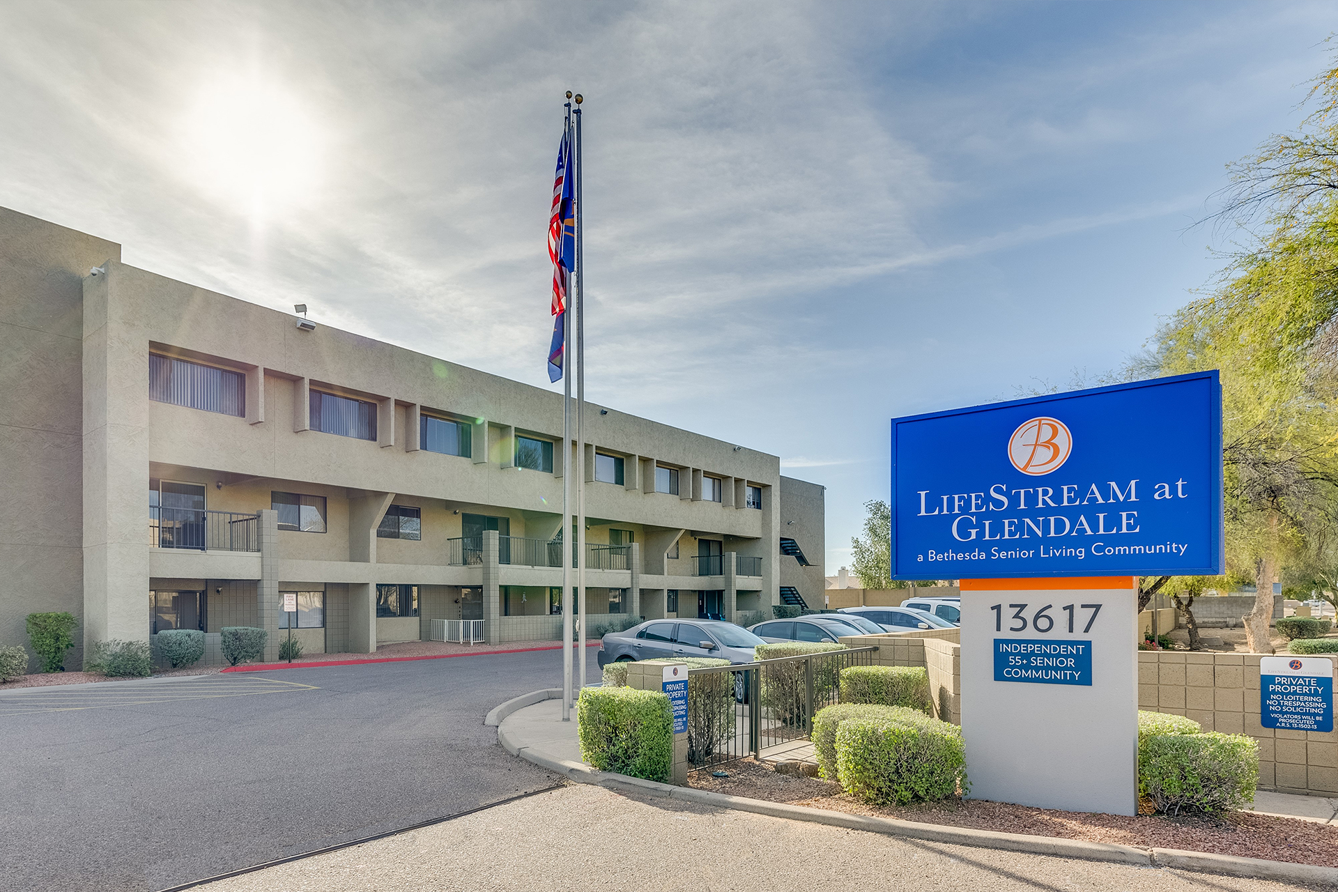 Entrance view of LifeStream at Glendale facility