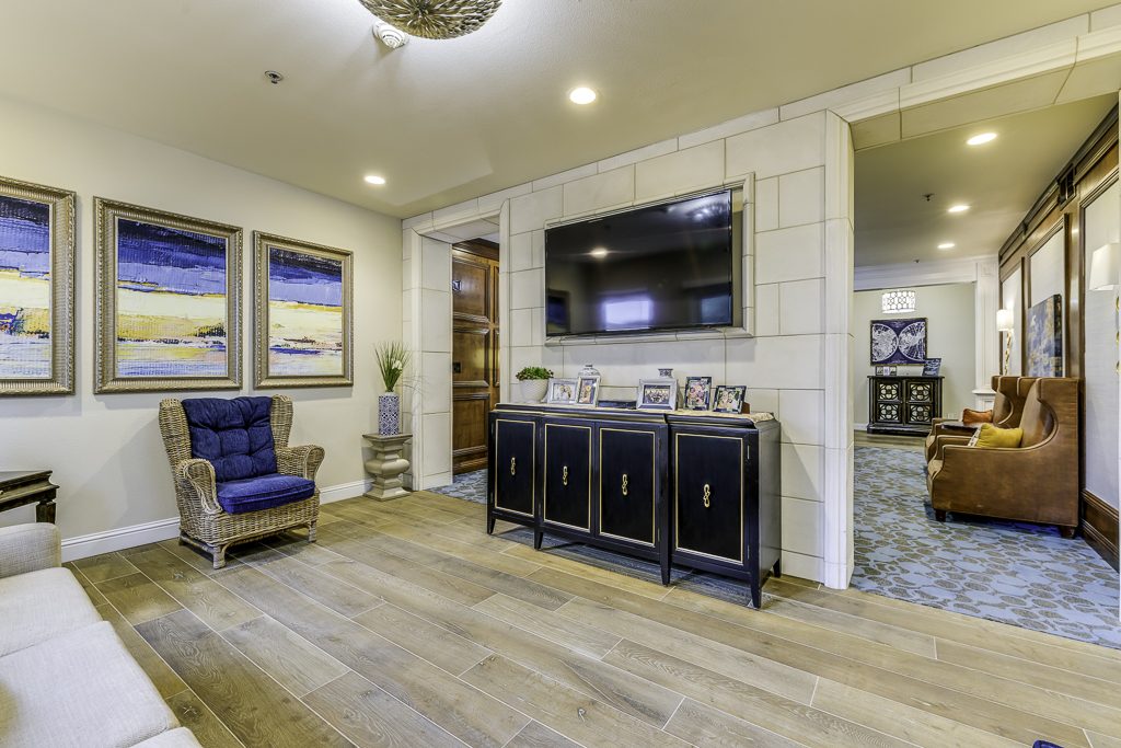 Interior photo of a cozy common area with seating