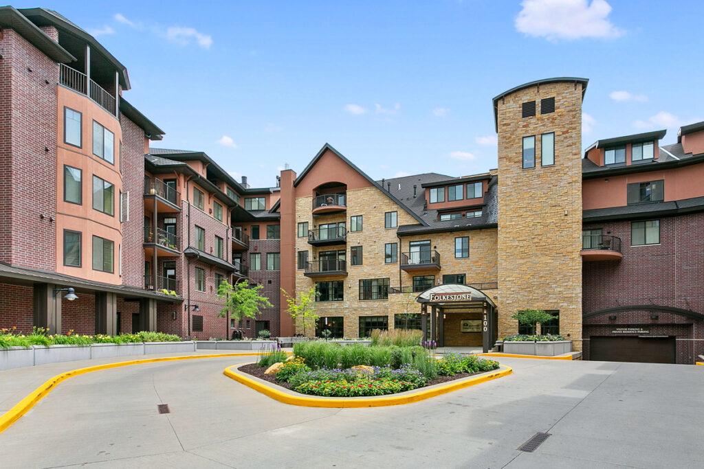 Exterior view of Fairway Knoll assisted living facility