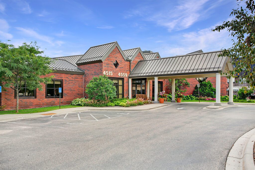 Exterior view of Fairway Knoll assisted living facility