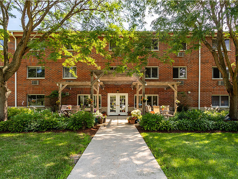 Front entrance of Wilson Commons with outdoor seating
