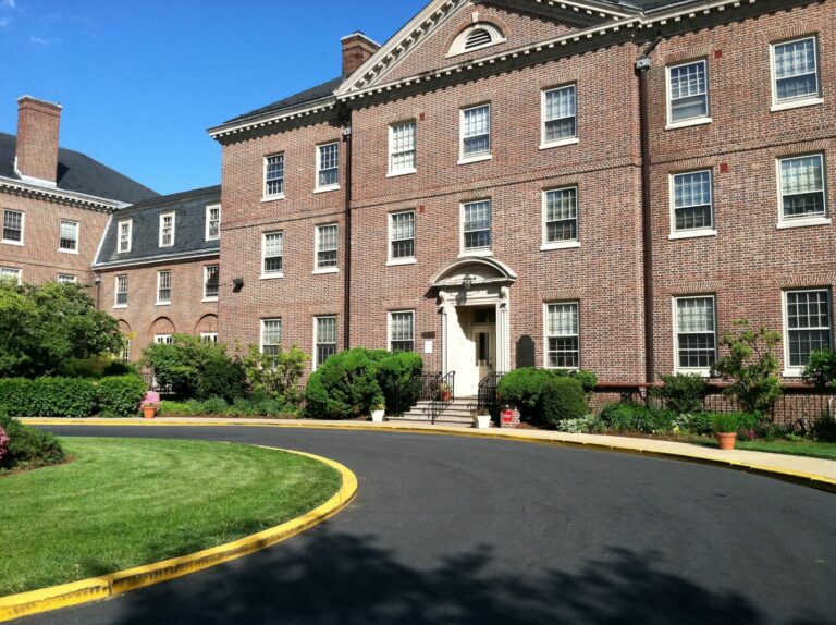 Lisner-Louise-Dickson-Hurt-Home