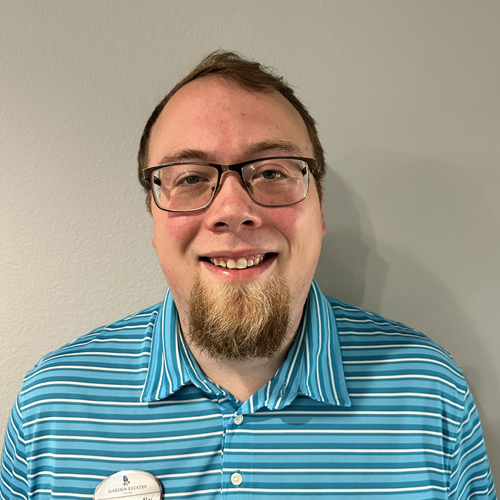 Staff member from Garden Estates of Tyler smiling