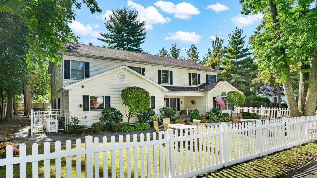 Fox Trail Memory Care Living at Cresskill