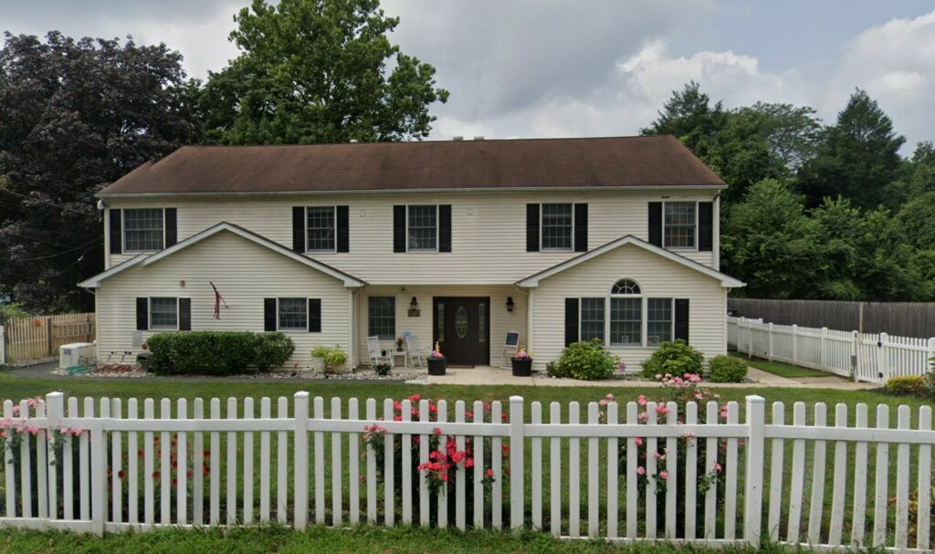 Fox Trail Memory Care Living at Green Brook