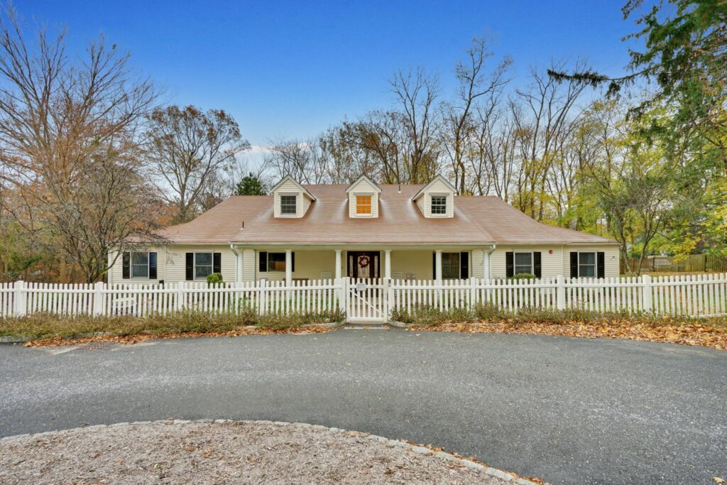 Fox Trail Memory Care Living at Hillsdale East