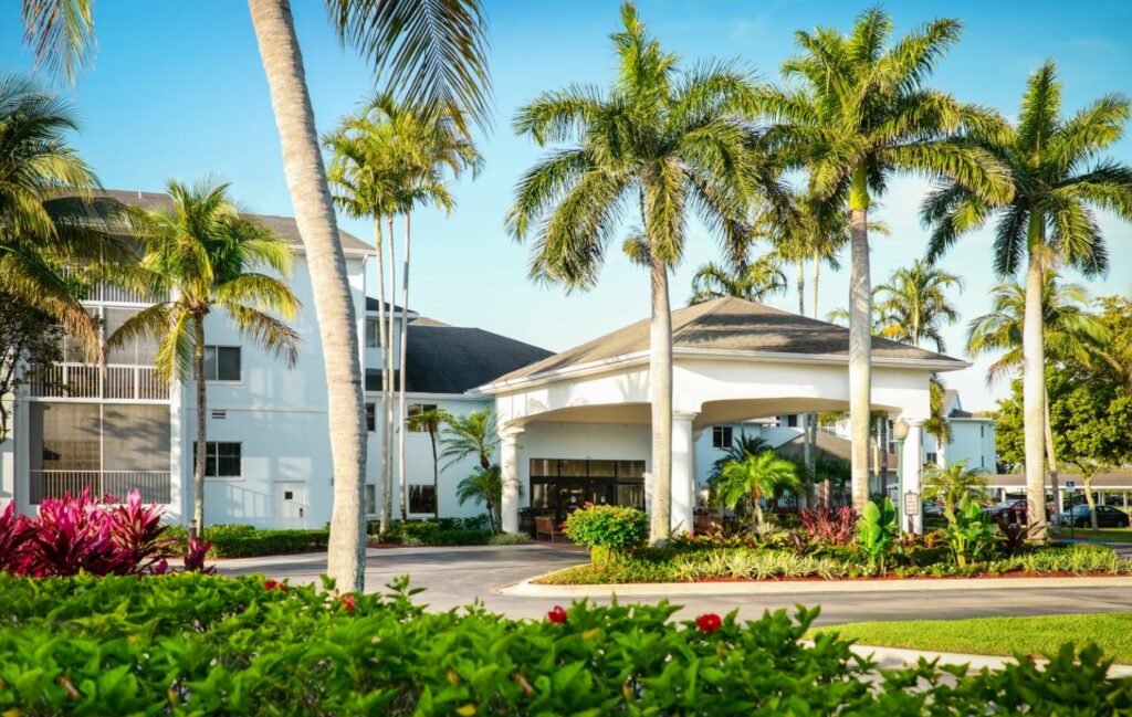 Vi at Lakeside Village