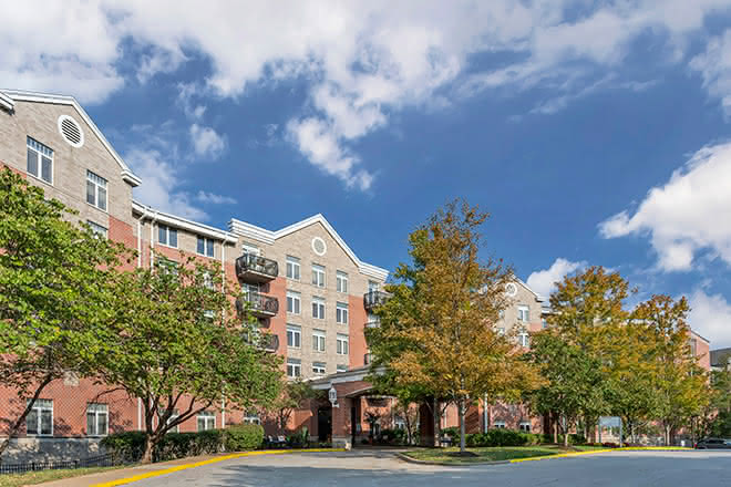 Exterior view of Brookdale Creve Coeur showing landscaping