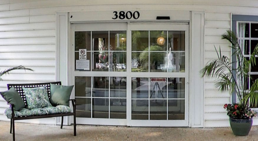Entrance of Brookdale Chambrel Williamsburg