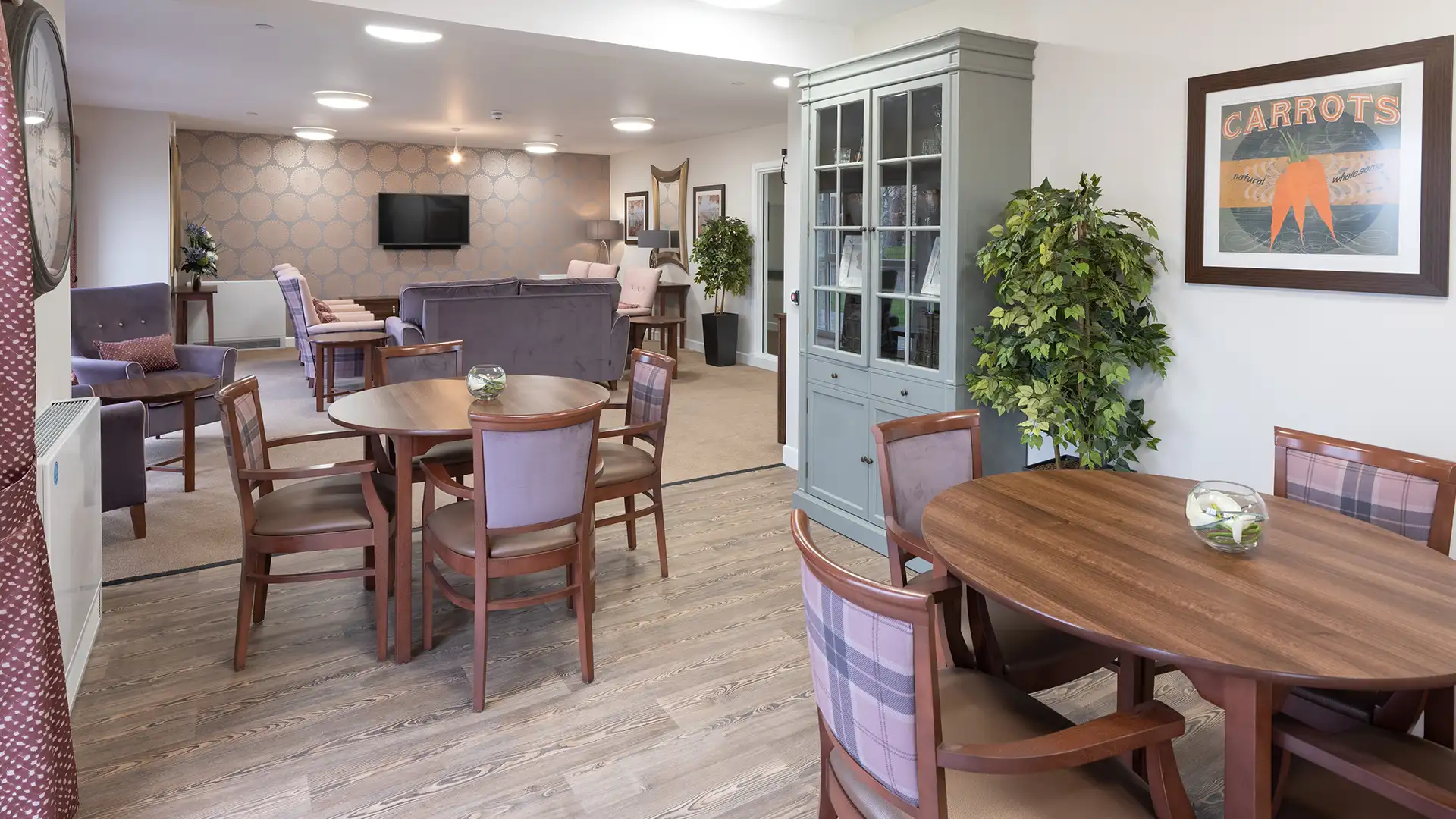 Common area with seating and decor