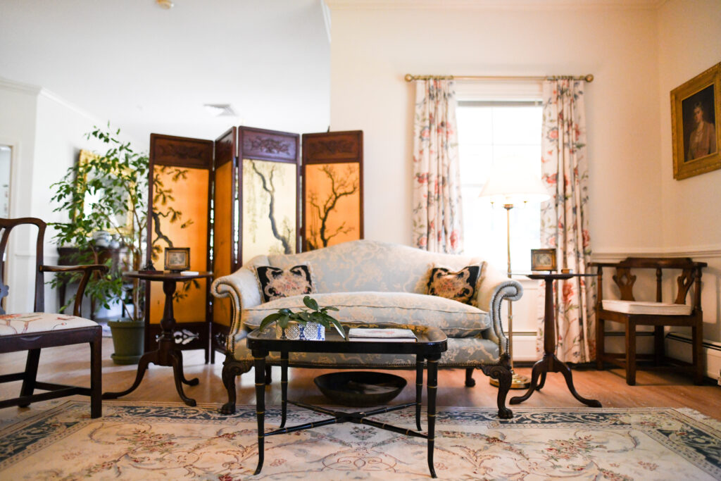 Cozy common area with vintage decor and seating