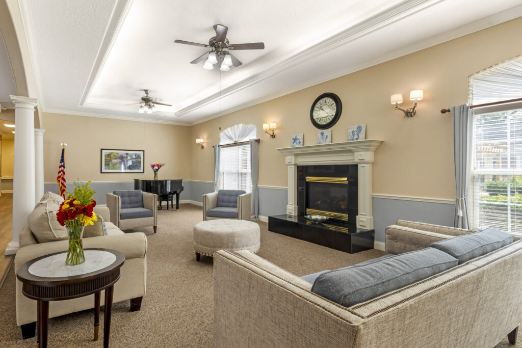 Cozy common area with seating and flowers