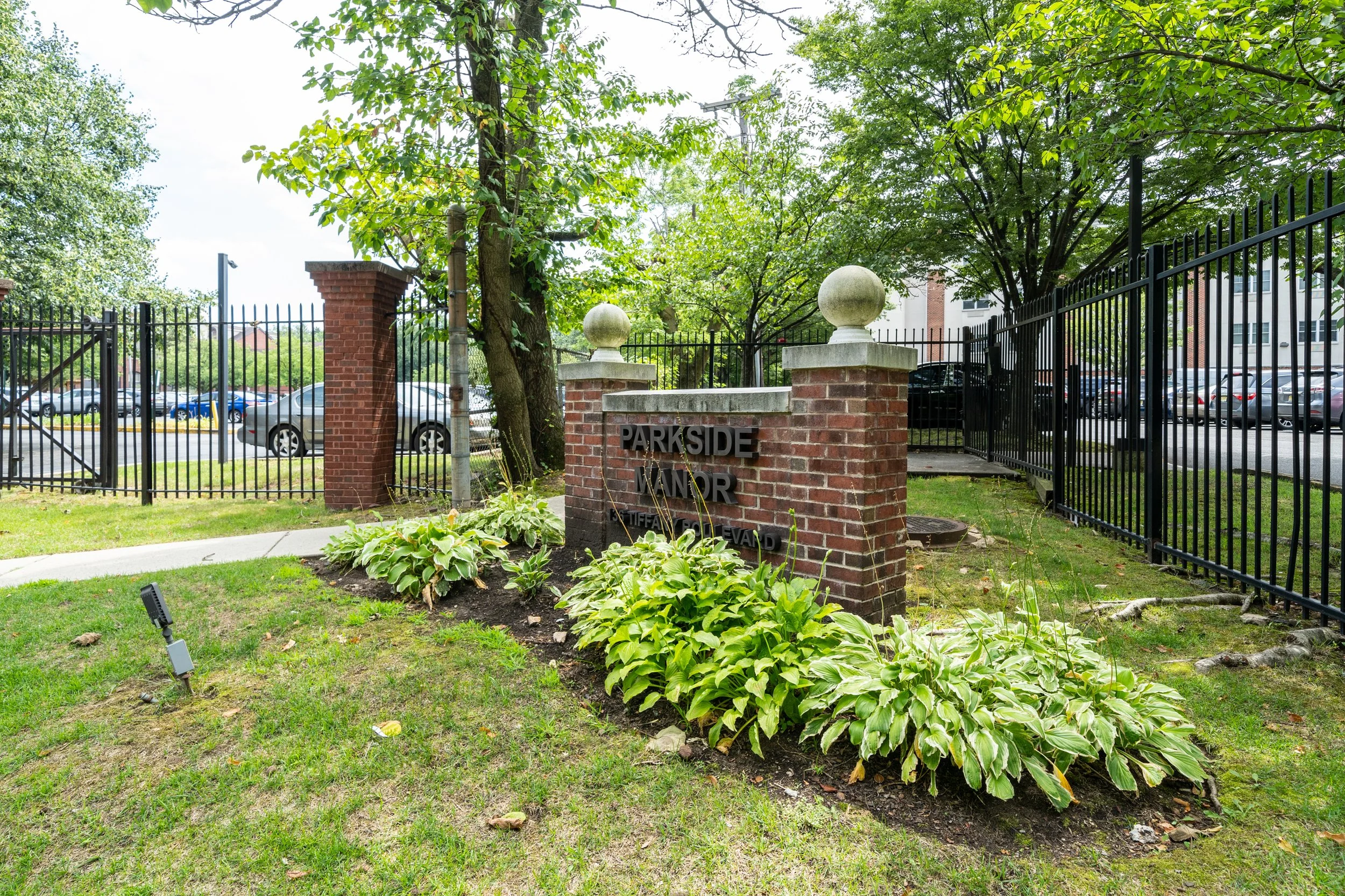 Parkside Manor