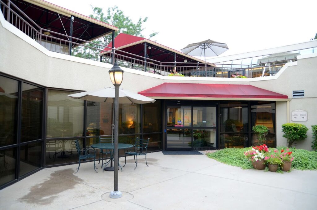 Cherrelyn Healthcare Center Rehab, Skilled Nursing & Short-Term Care