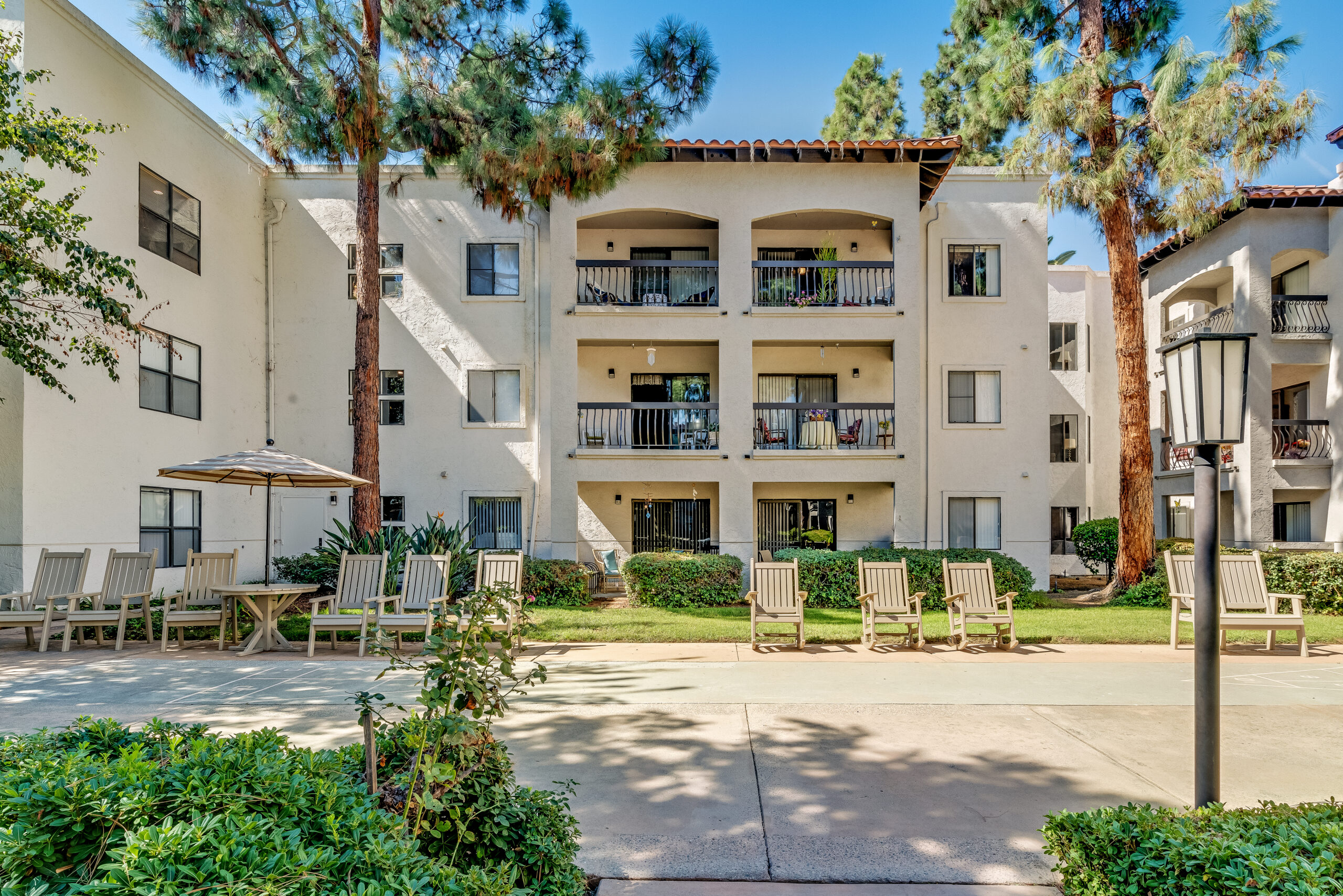 Exterior view of Solstice Senior Living at El Cajon