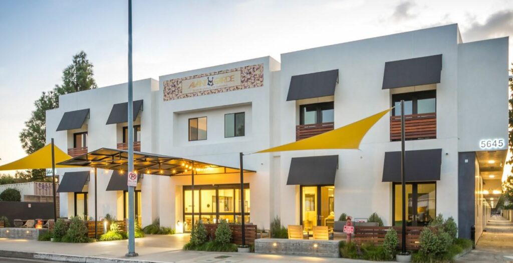 AvantGarde Senior Living | Tarzana