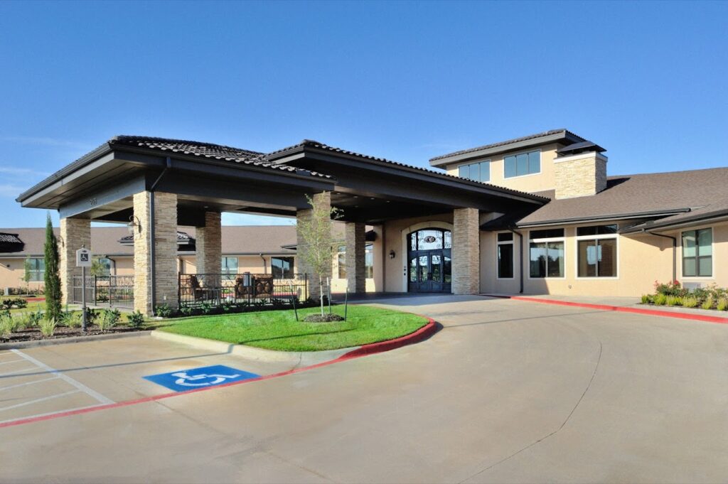 Clayton Oaks Living