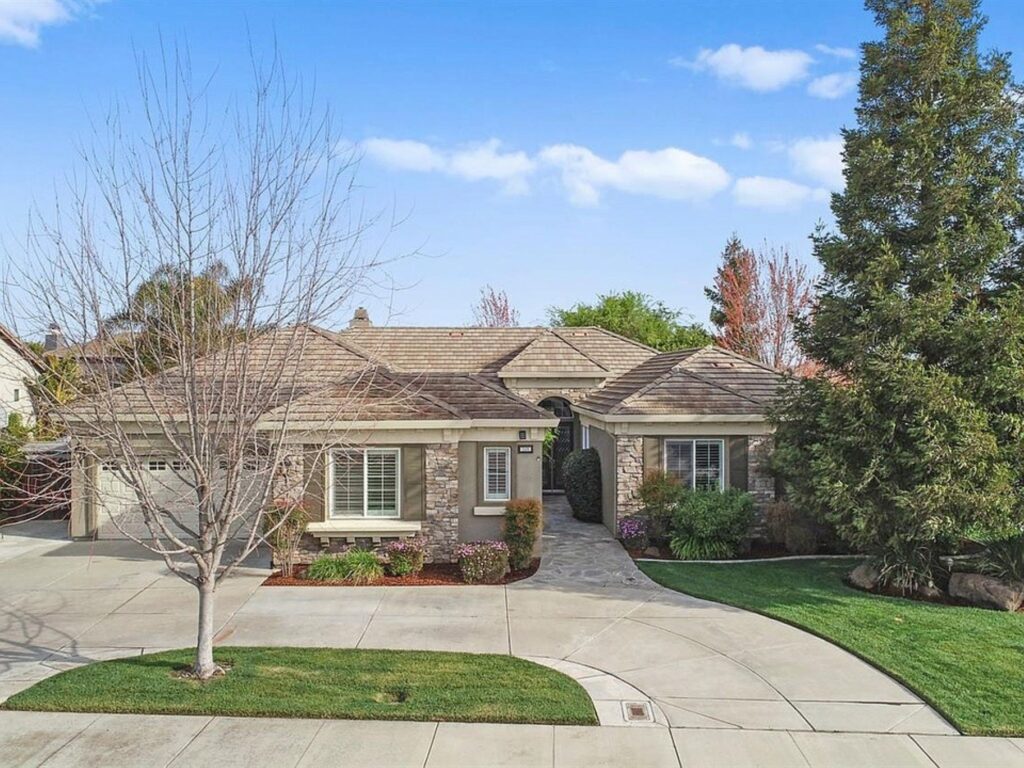 Cleo’s Home 6
