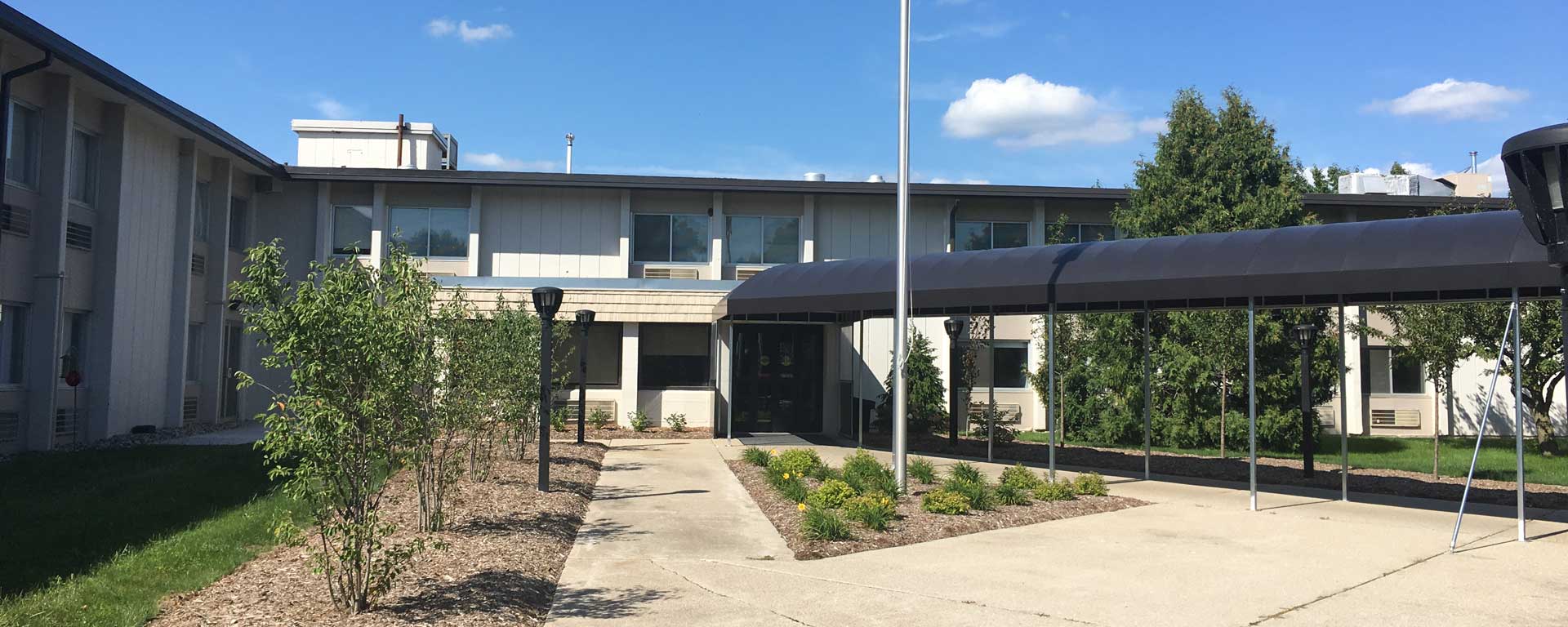 Exterior view of West Oaks Senior Care facility