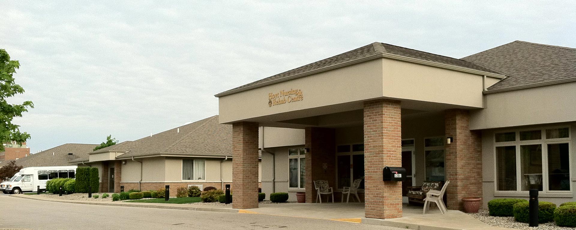 Exterior view of West Oaks Senior Care & Rehab Center.