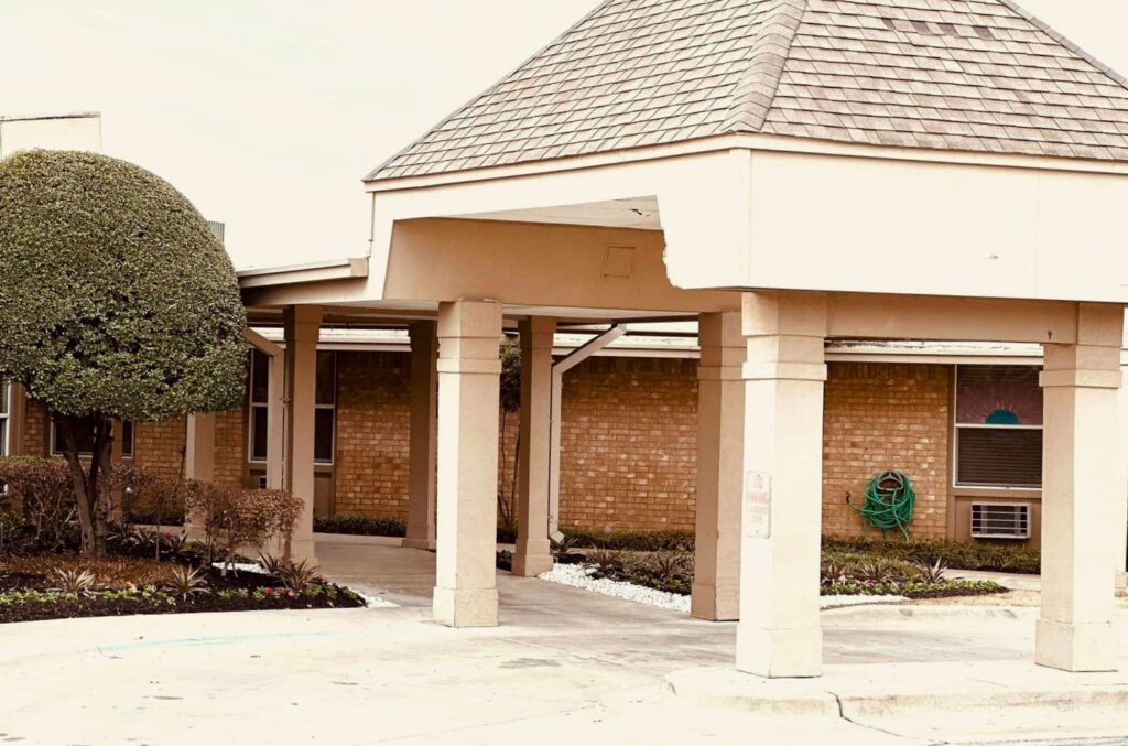 Estates Healthcare & Rehab Center