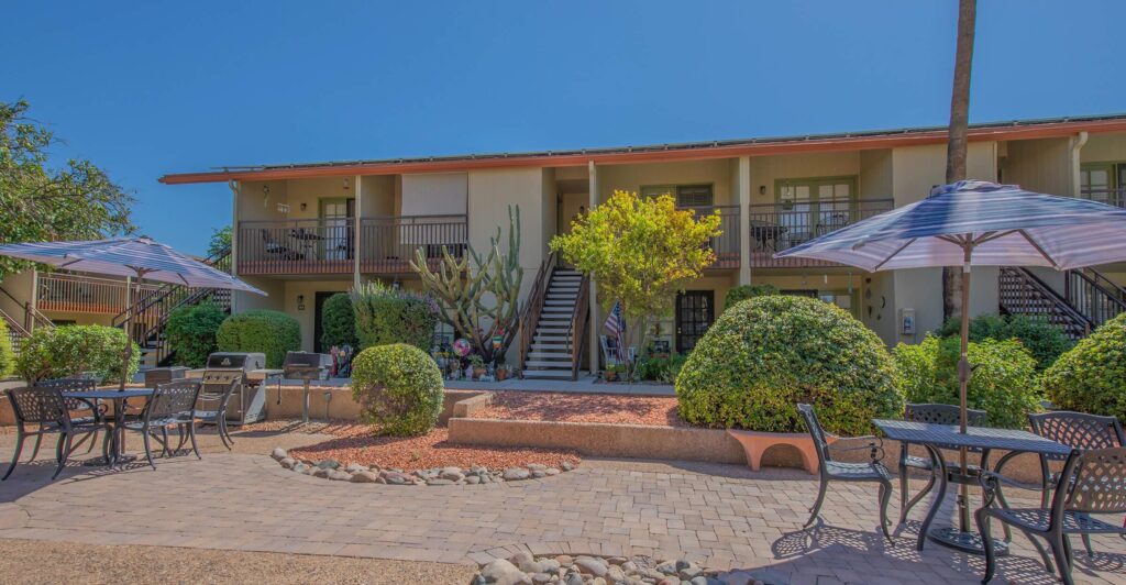 The Lakes Apartments