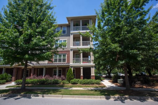 Exterior view of The Legacy at Walton Oaks building