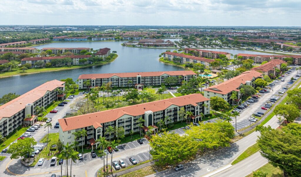 Hawthorne Condominium