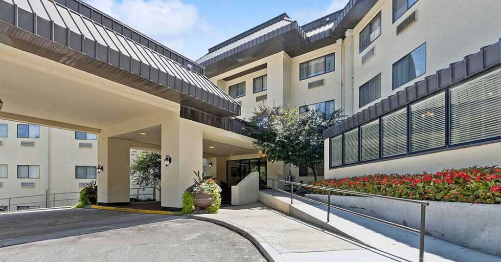 Front view of the Antioch Valley Senior Living facility