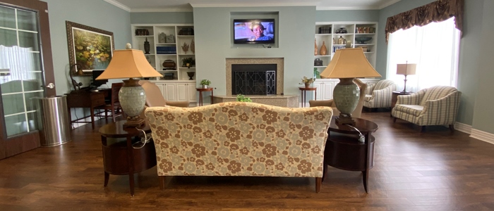 Common area with seating and decor