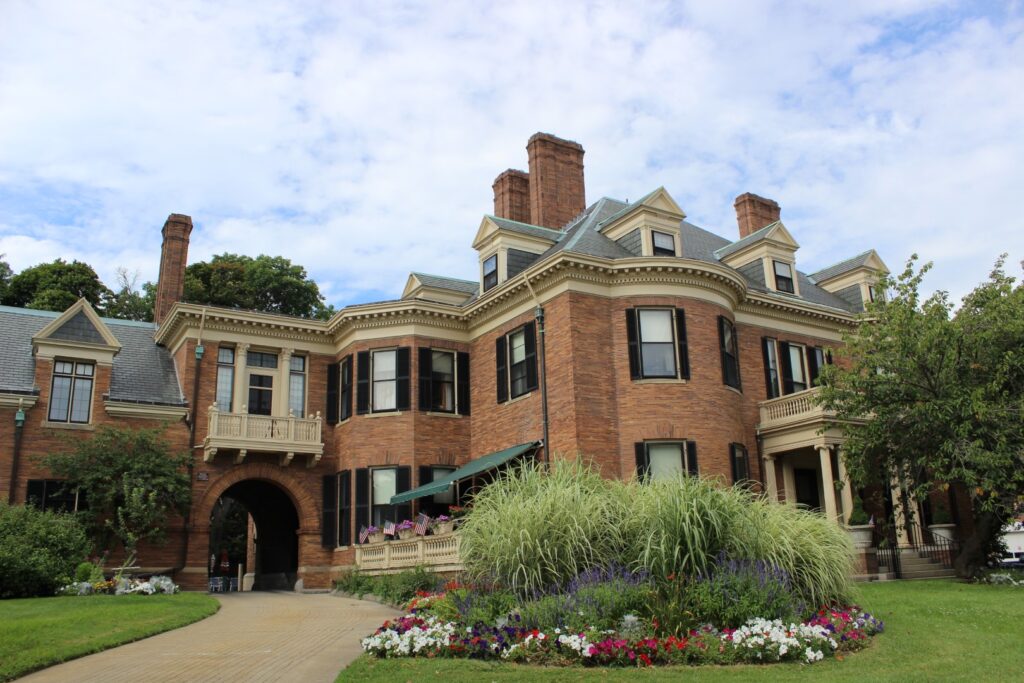 Davenport Memorial Home