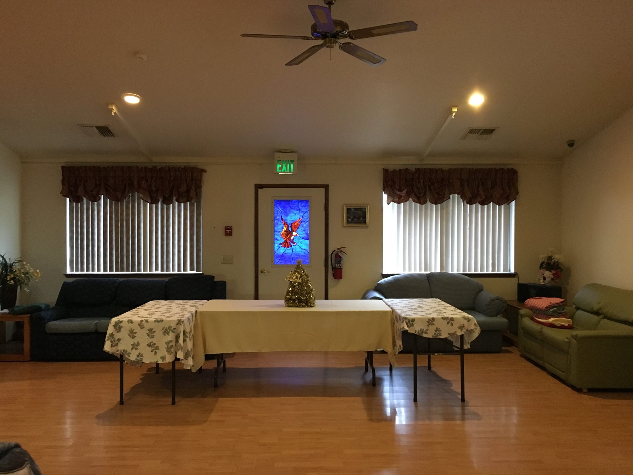Common area with seating and decorative table
